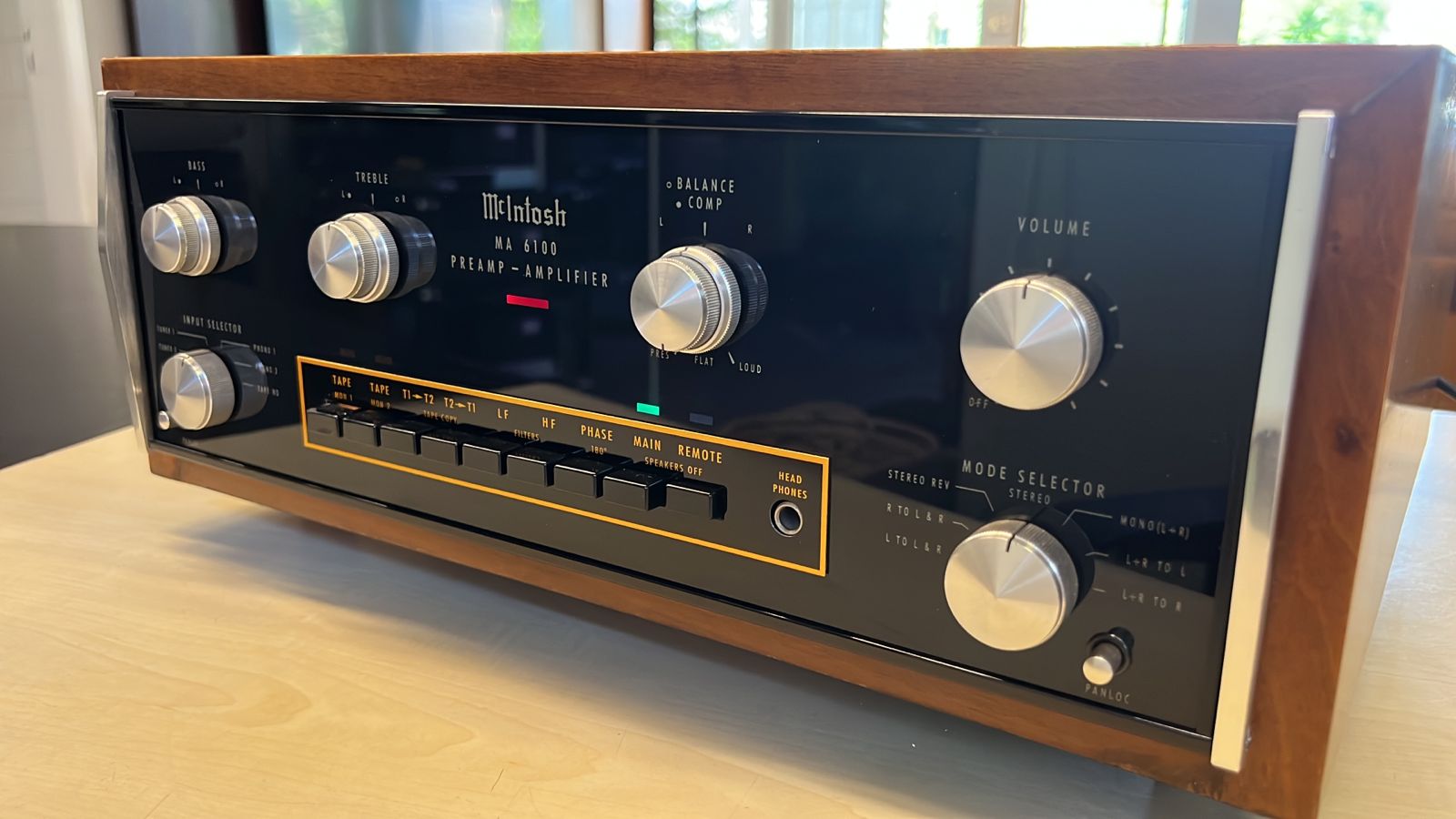 McINTOSH MA6100 Amplificador Integrado Vintage 70 Watts - Imagem 2