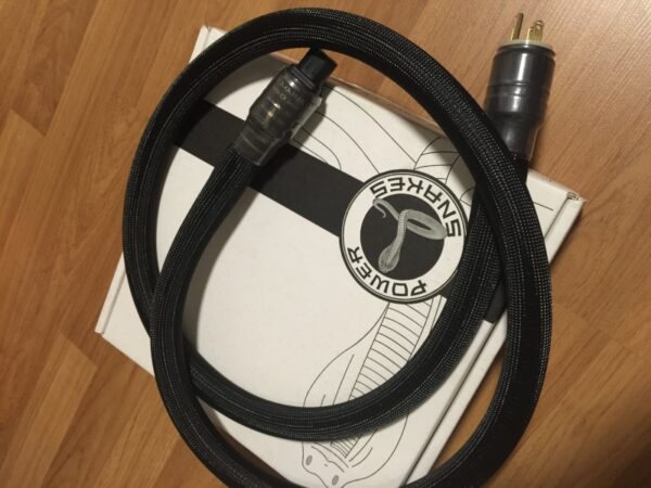 SHUNYATA BLACK MAMBA HELIX CX  Power Cable 15A 1.8 metros