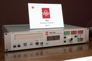 EMT 986  EMT 986 professional CD Player with Hard Disk
