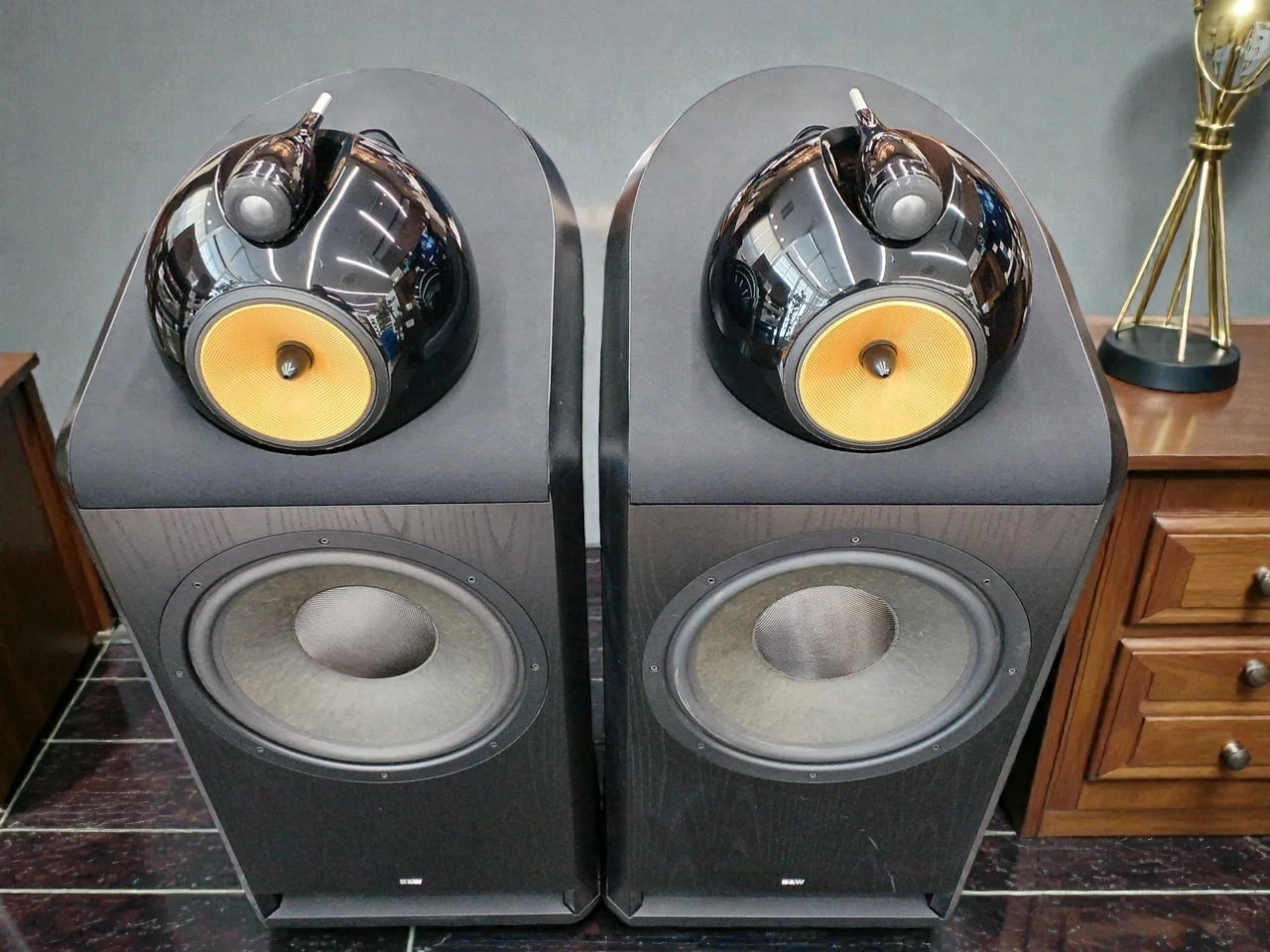 B&W 801 NAUTILUS Black Ash - Imagem 5