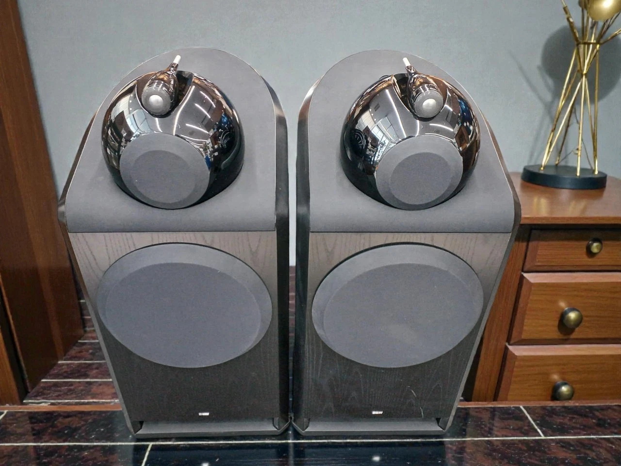 B&W 801 NAUTILUS Black Ash - Imagem 6