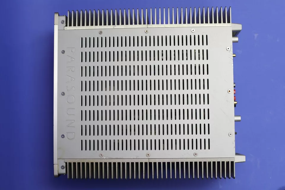 PARASOUND HALO A21 Amplificador Stereo Full Balanced 250 watts - Imagem 9