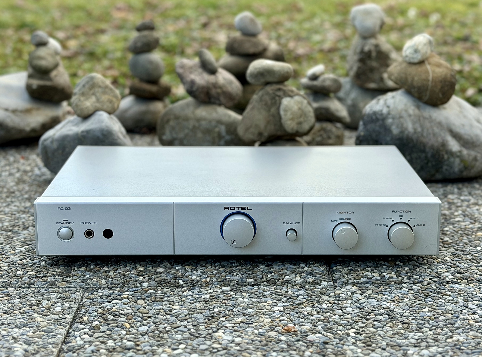 ROTEL RC-03 Preamplificador com MM Phono