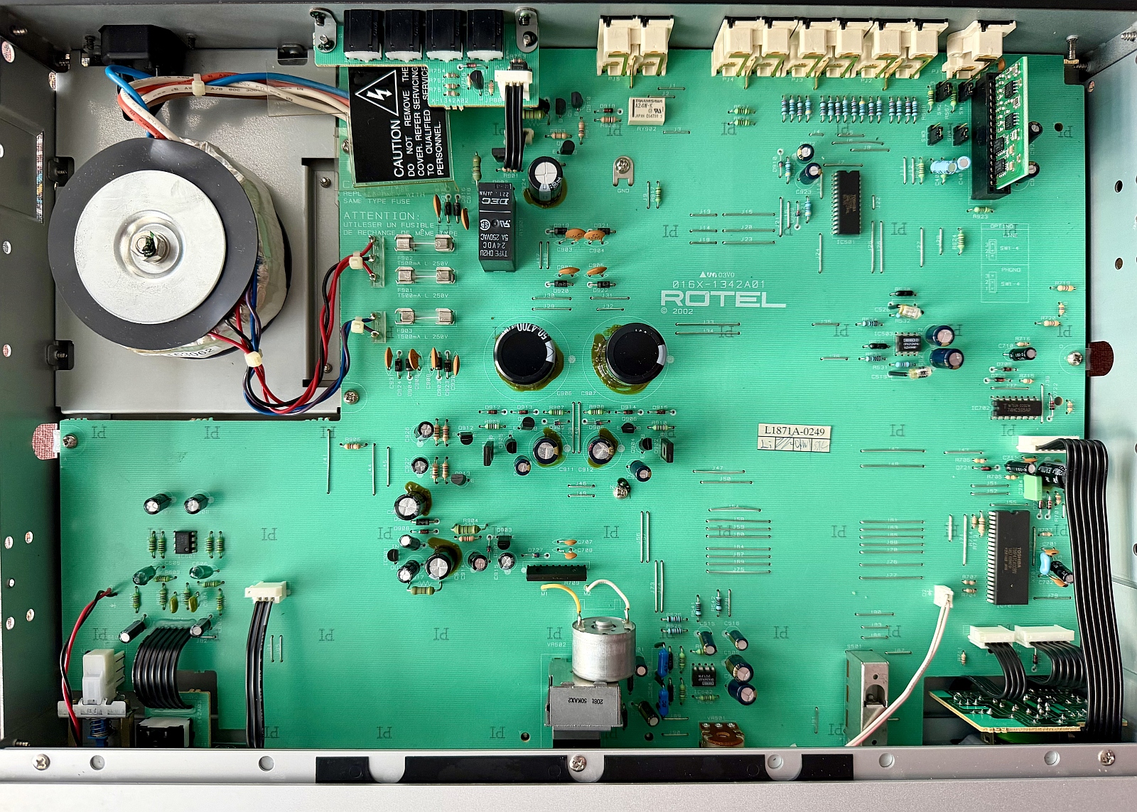 ROTEL RC-03 Preamplificador com MM Phono - Imagem 3