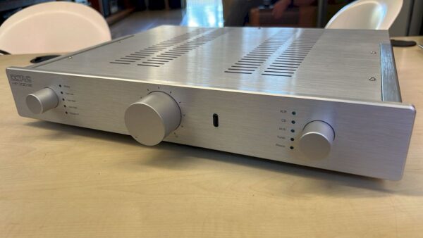 OCTAVE HP300SE PREAMP com MC Phono Full Balanced 220v