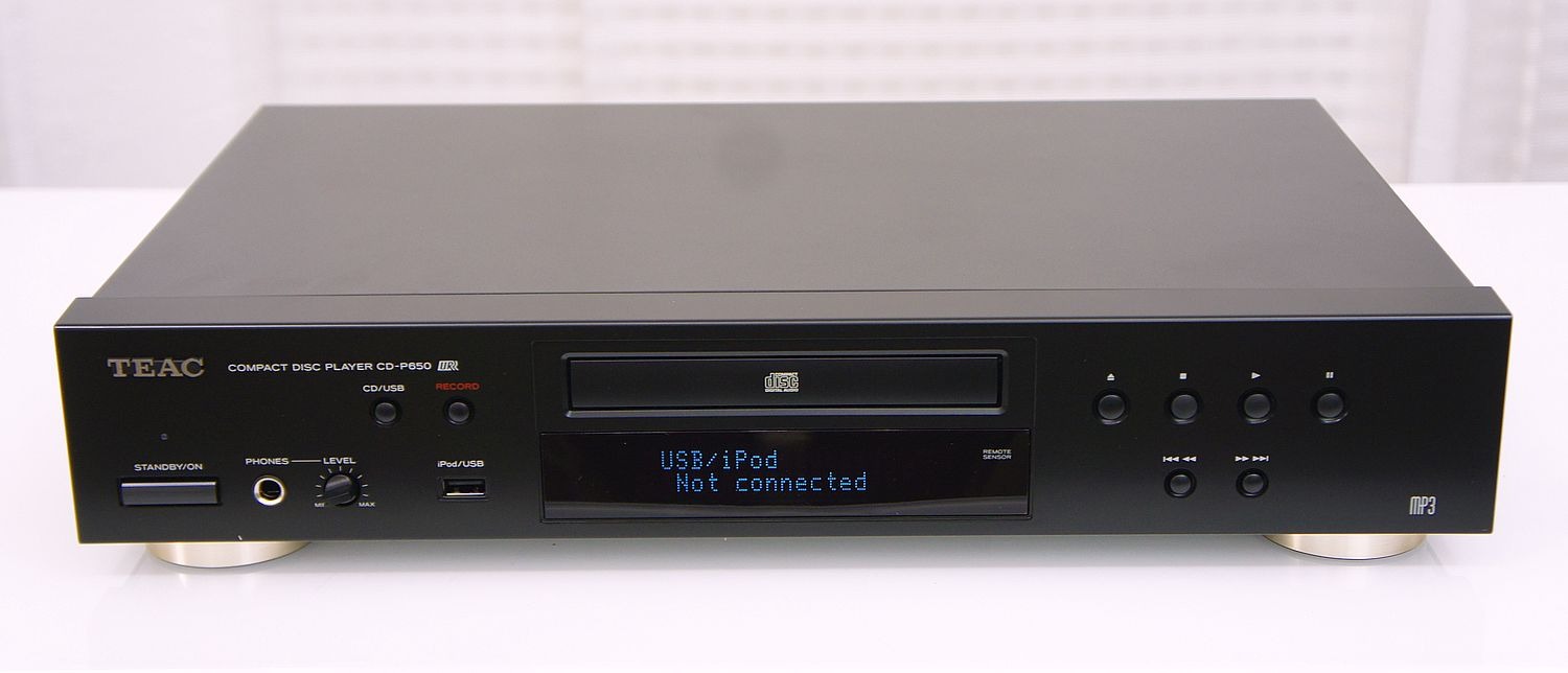 TEAC CD-P650-B CD Player com interface digital USB e iPod
