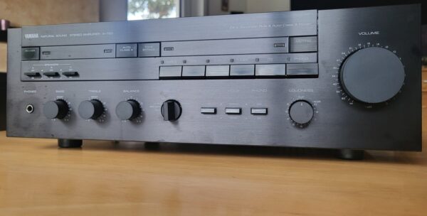 YAMAHA A-720 Amplificador Integrado MM MC Phono Class A 105 watts