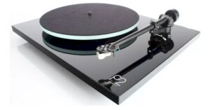 REGA PLANAR 2 Toca Disco Belt Drive com Cápsula Carbon