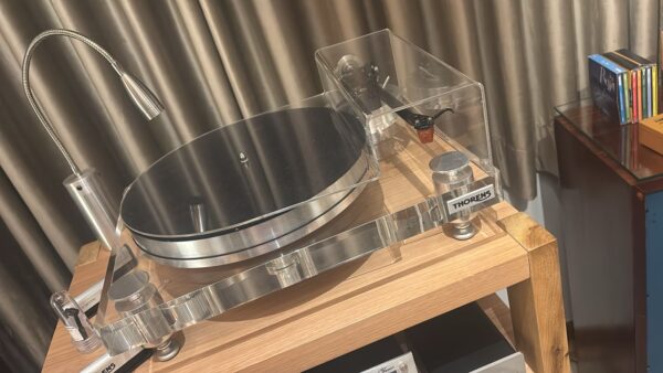 THORENS TD 2030 Toca-discos