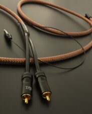 ZAVFINO THE COVE OFHC – Cabo de Braço Din/RCA