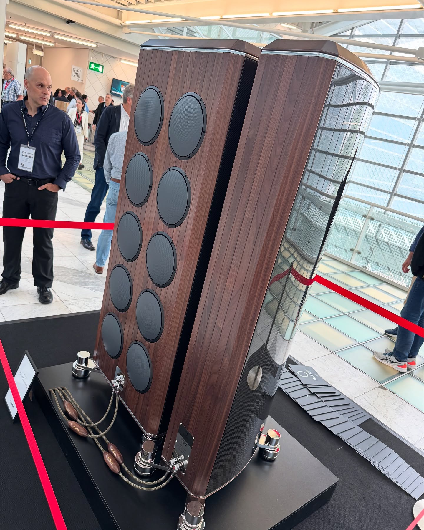 MARTEN Coltrane Supreme Extreme - Caixa Acústica Torre, 1000 Watts - Imagem 7