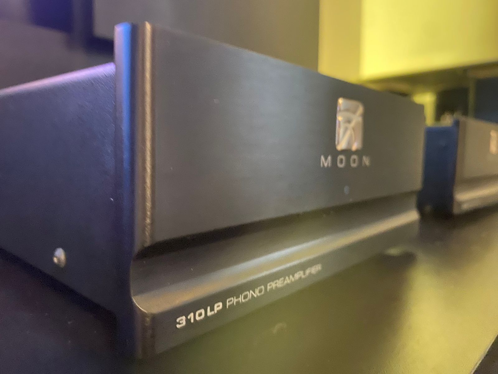 MOON 310LP e MOON 320S - Pre Phono MC e Fonte de energia Externa Dedicada