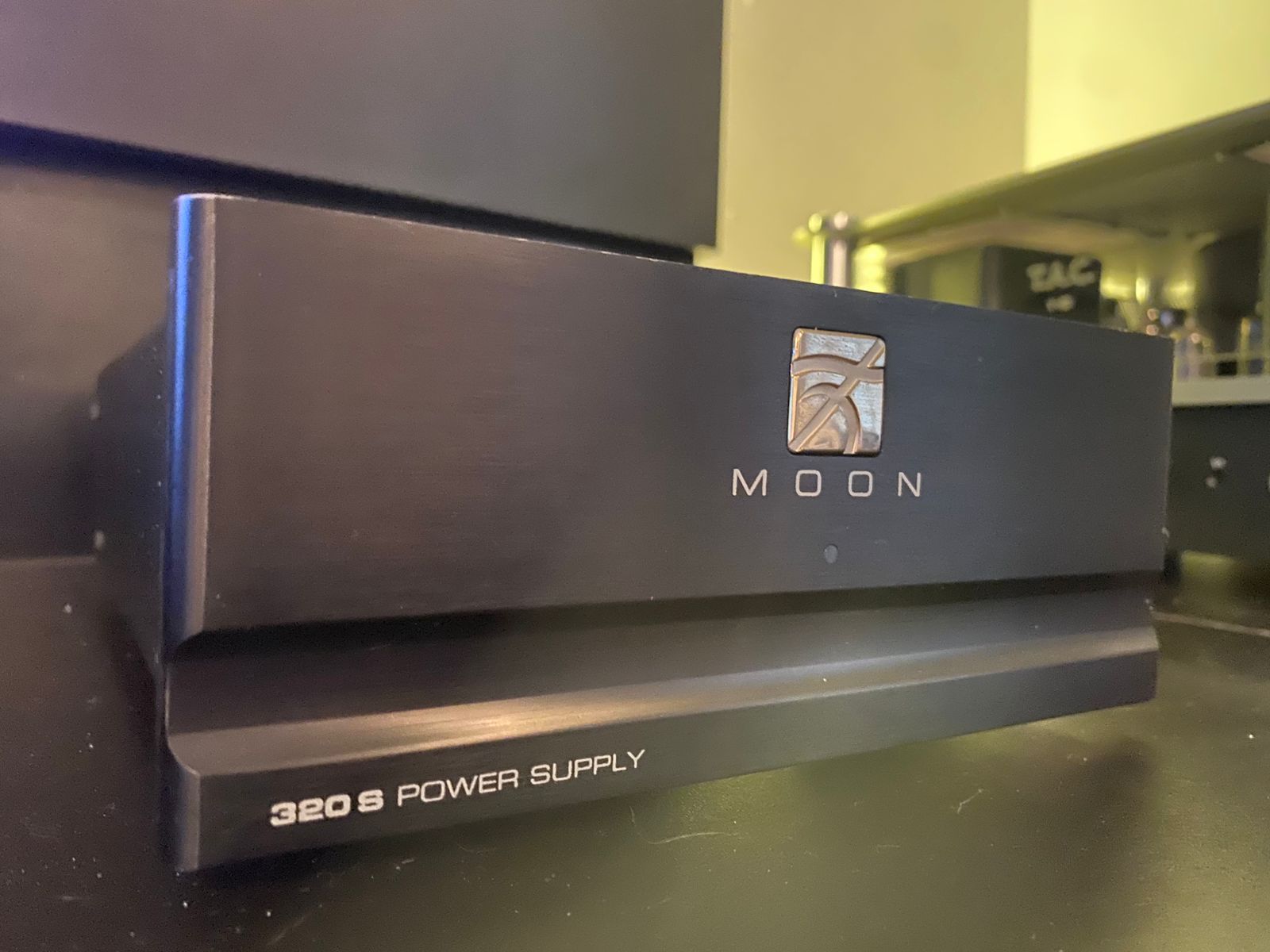 MOON 310LP e MOON 320S - Pre Phono MC e Fonte de energia Externa Dedicada - Imagem 2