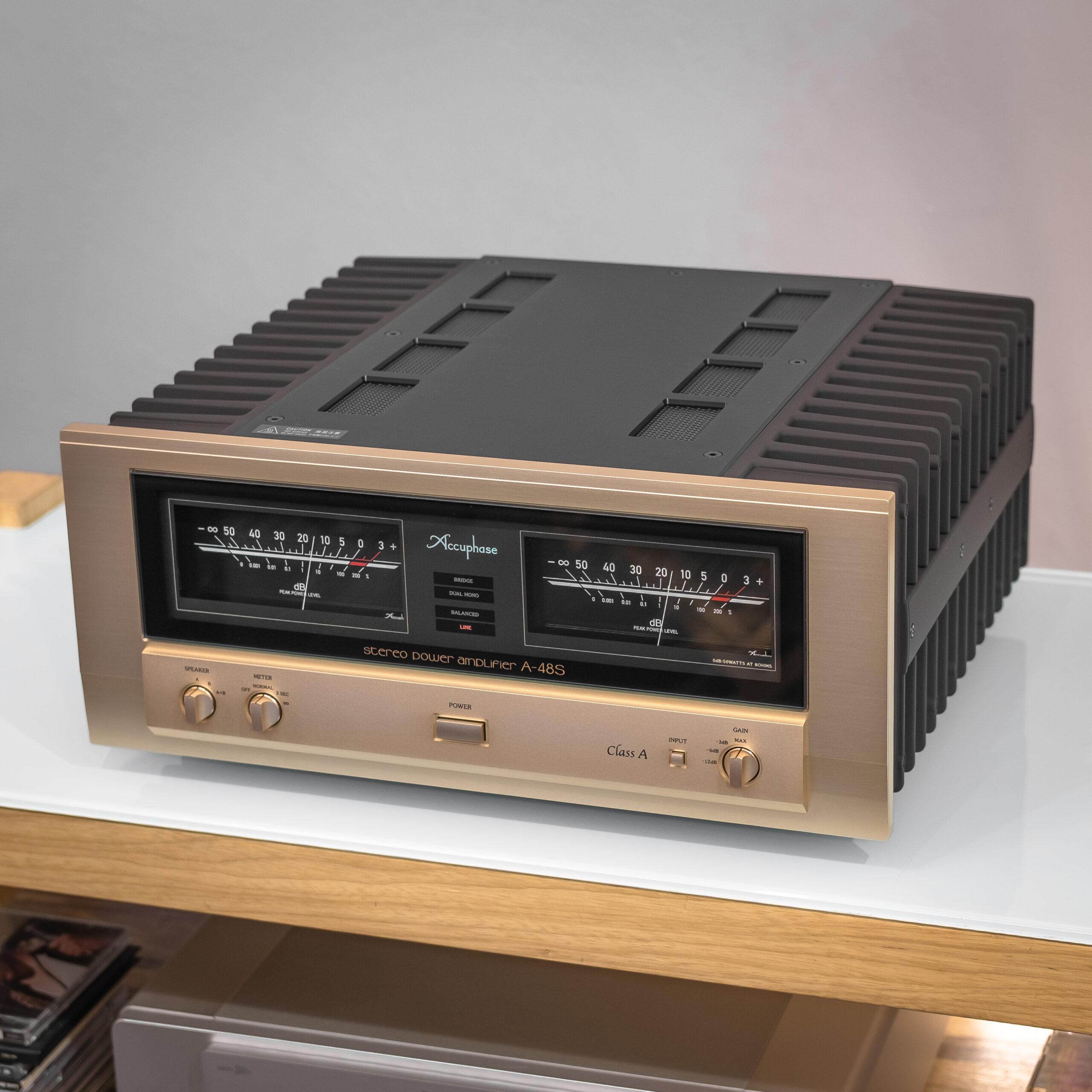 ACCUPHASE A-46S Amplificador de Potência Stereo, Classe A, 45 Watts - Imagem 8