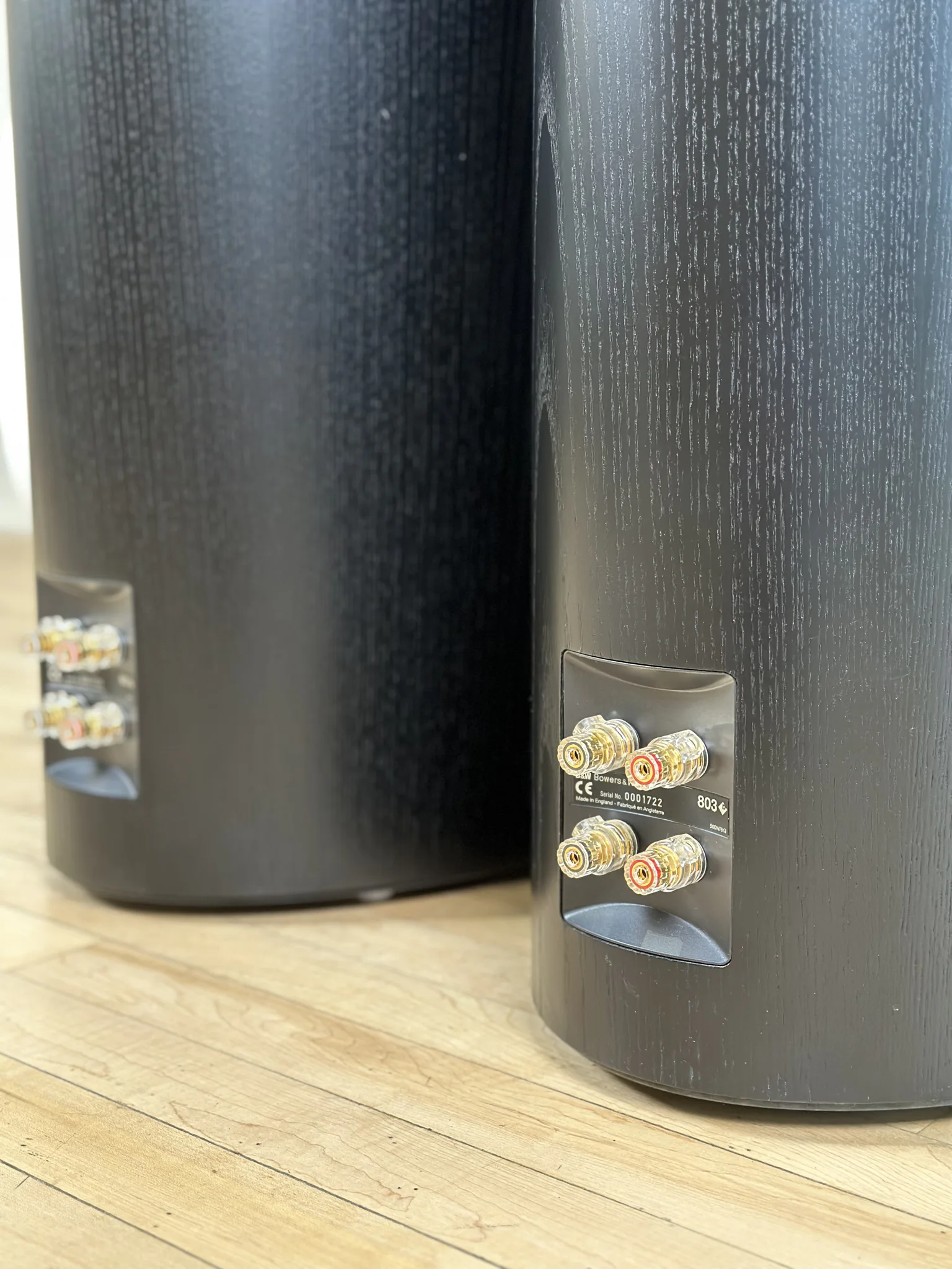 B&W 803 D - Caixa Torre, Black Ash, 500 Watts, (par) - Imagem 7