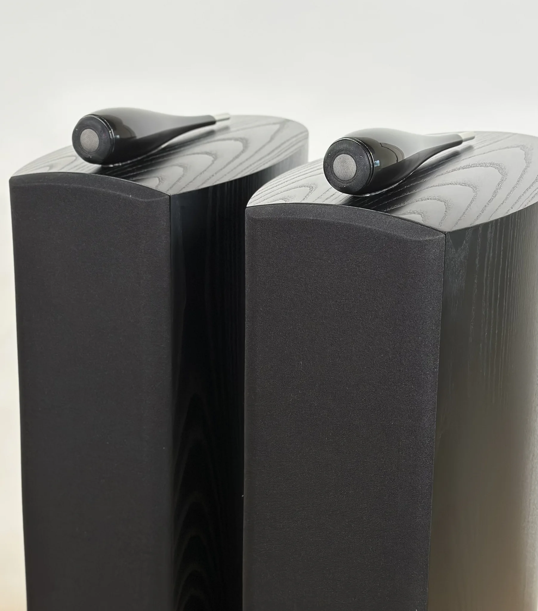 B&W 803 D - Caixa Torre, Black Ash, 500 Watts, (par) - Imagem 5