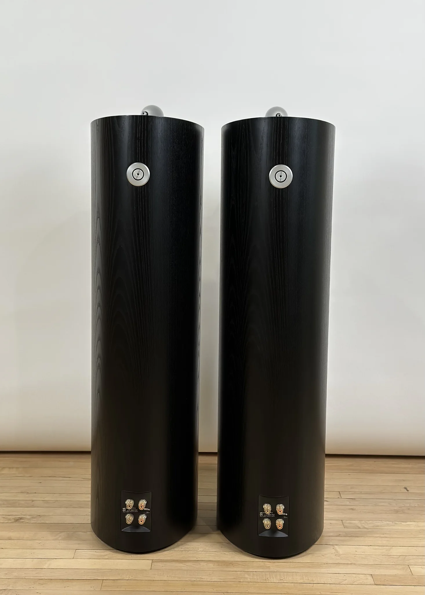 B&W 803 D - Caixa Torre, Black Ash, 500 Watts, (par) - Imagem 3