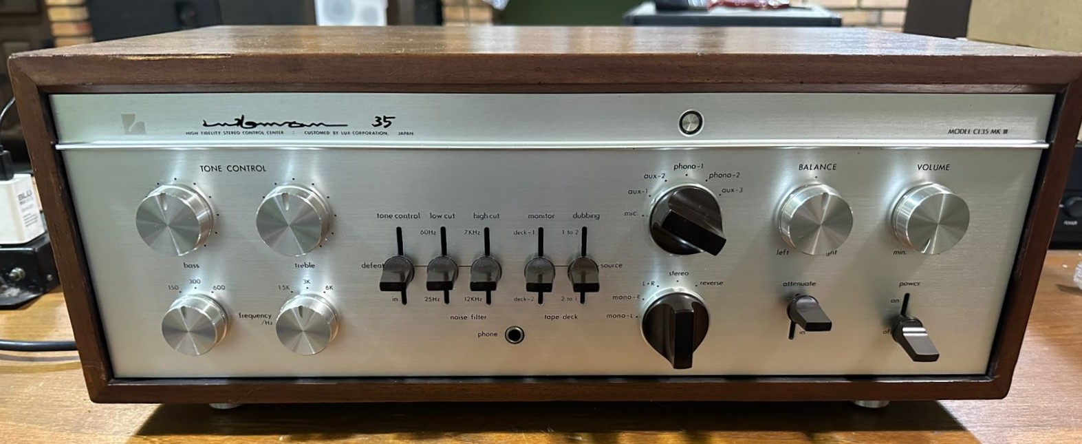 LUXMAN CL35 MKIII - Pré-amplificador Valvulado de Alta Fidelidade com MM MC Phono