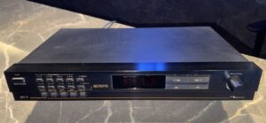 NAKAMICHI ST-7 – AM-FM Stereo Tuner