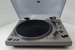 TECHNICS SL-1300 – Toca-Discos Automático