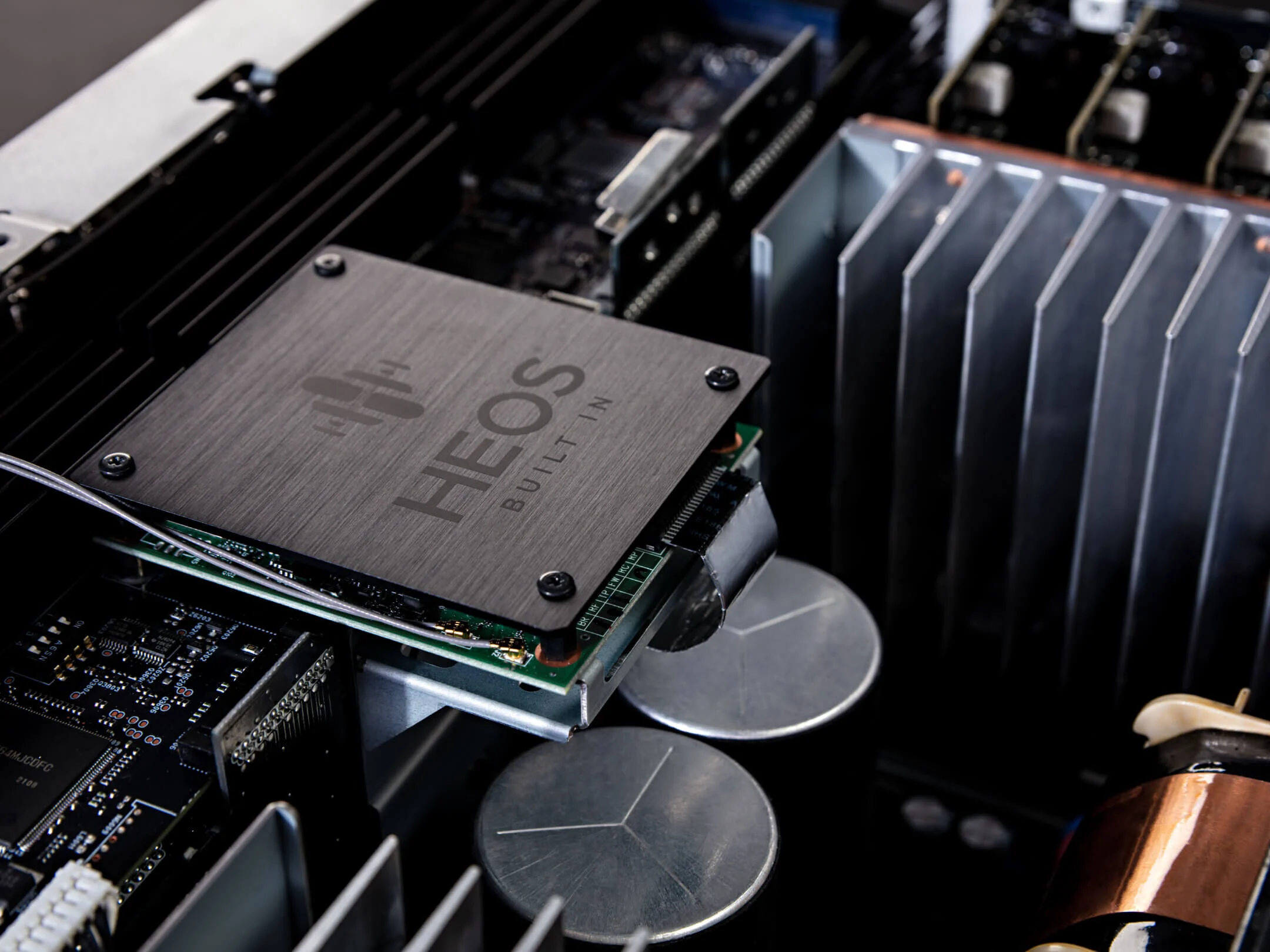 DENON AVR-A1H - Receiver AV 8K, 15.4 Canais, Powered by HEOS™ com Dolby Atmos, HDR10, HDR10+, Dolby Vision e HLG, Dolby Atmos, DTS:X e DTS:X Pro, Auro-3D, IMAX Enhanced, 150 Watts - Imagem 12