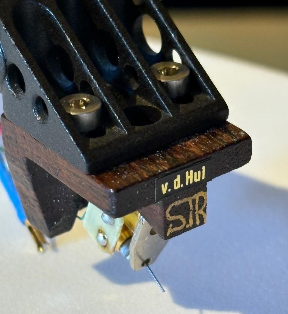 VAN DEN HUL Crimson Stradivarius Ultimate - Cápsula MC High End