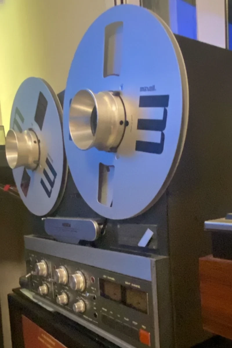 REVOX B77 - Gravador de Fita de Rolo (Reel-To-Reel), Stereo, 2 Pistas, com Velocidade 7 ½ e 15 ips (19 e 38 cm/s), com Controle Remoto - Imagem 2