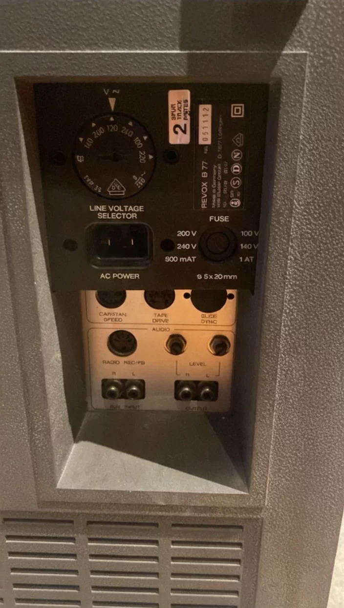 REVOX B77 - Gravador de Fita de Rolo (Reel-To-Reel), Stereo, 2 Pistas, com Velocidade 7 ½ e 15 ips (19 e 38 cm/s), com Controle Remoto - Imagem 6