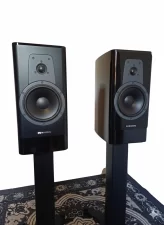 DYNAUDIO Contour 20i – Caixa Bookshelf com Pedestais, 250 Watts