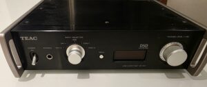 TEAC UD-501 – Conversor Digital-Analógico (DAC)