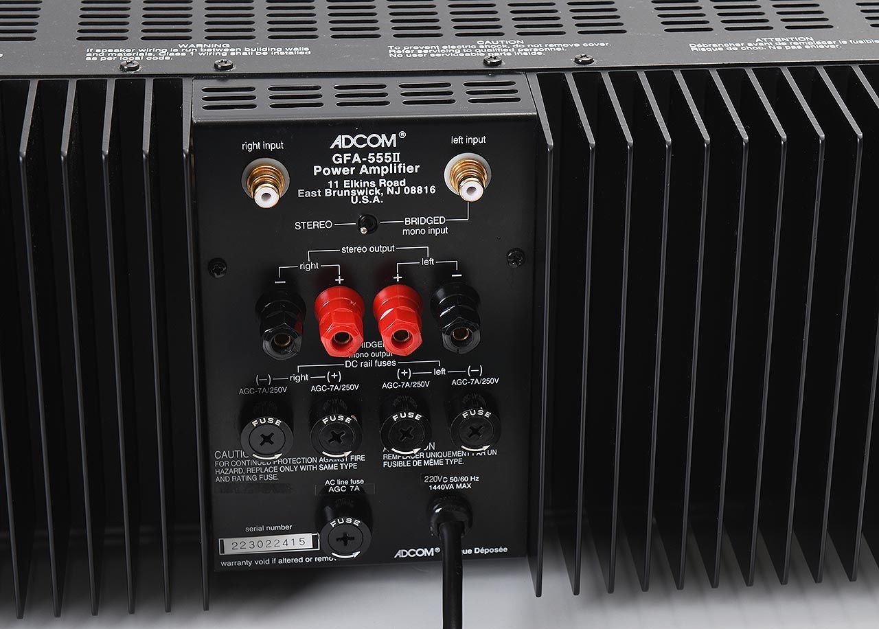 ADCOM 555II Amplificador de Potência Estéreo Classe A/AB - Imagem 3