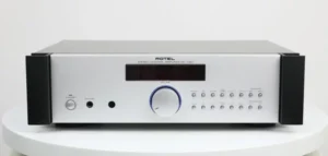 ROTEL RC-1090 Pré-Amplificador Estéreo (Silver)